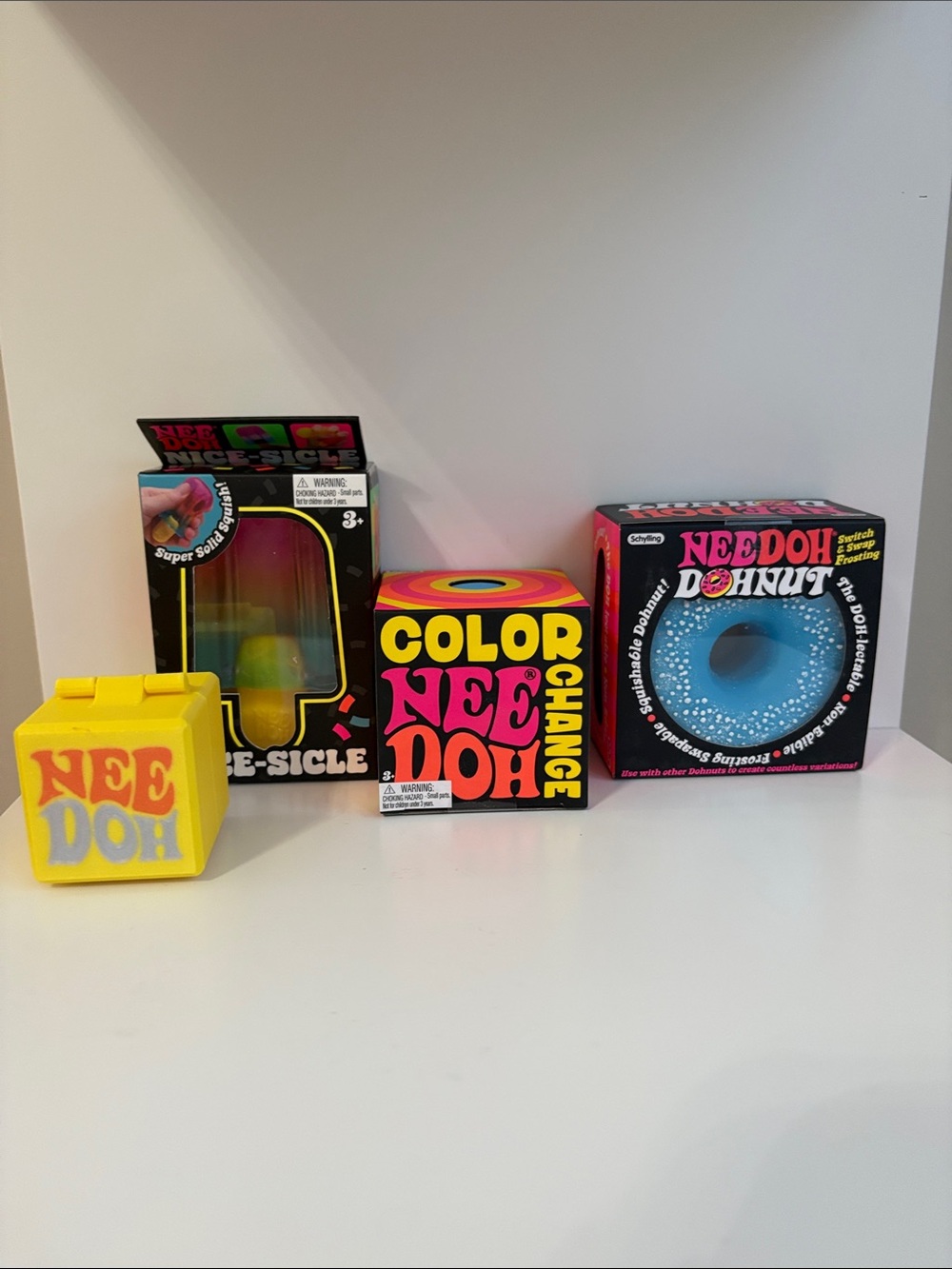 NeeDoh Color Change Sensory squishy, squishes! Needoh Dohnut, Color Change &more